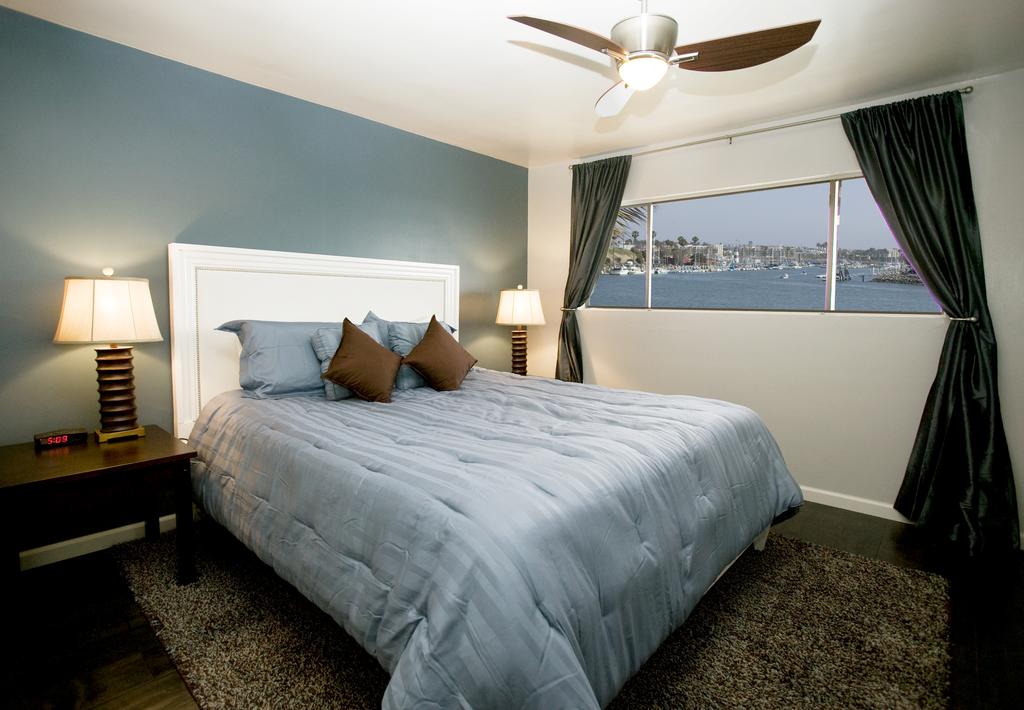 Oceanside Marina Suites