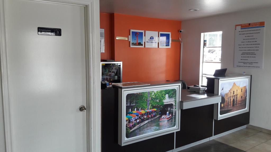 Americas Best Value Inn Riverwalk Downtown/Market Square