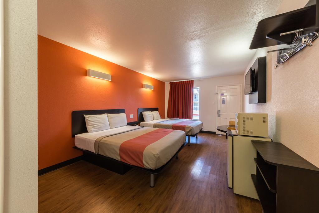 Americas Best Value Inn Riverwalk Downtown/Market Square