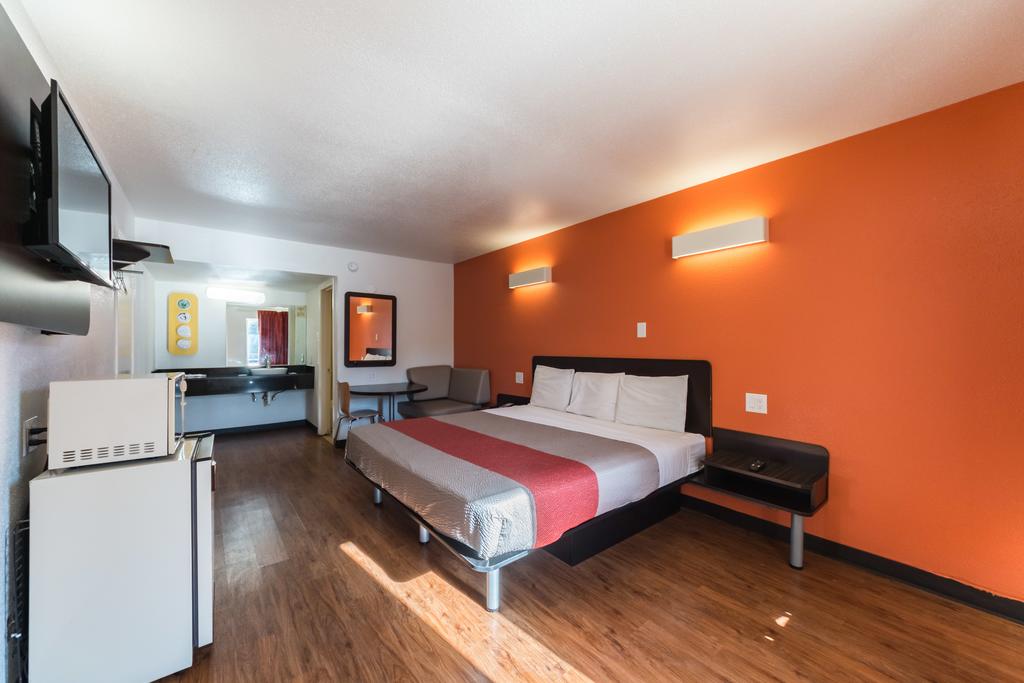 Americas Best Value Inn Riverwalk Downtown/Market Square