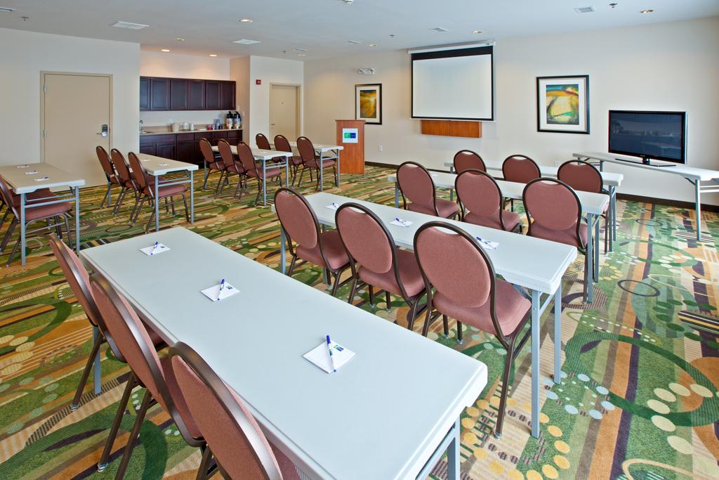 Holiday Inn Express Hotel & Suites Shelbyville Indianapolis