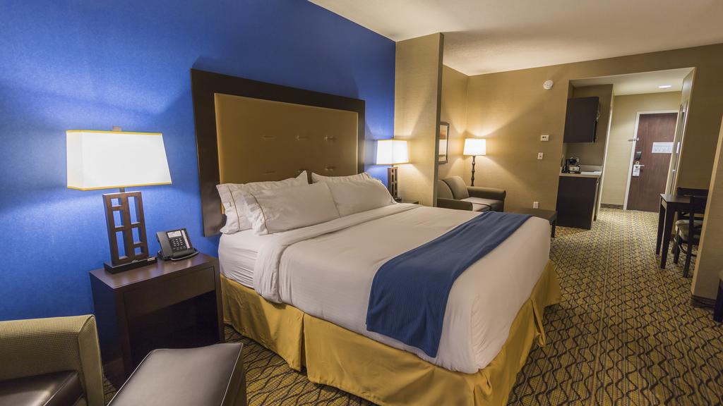 Holiday Inn Express And Suites Thunder Bay