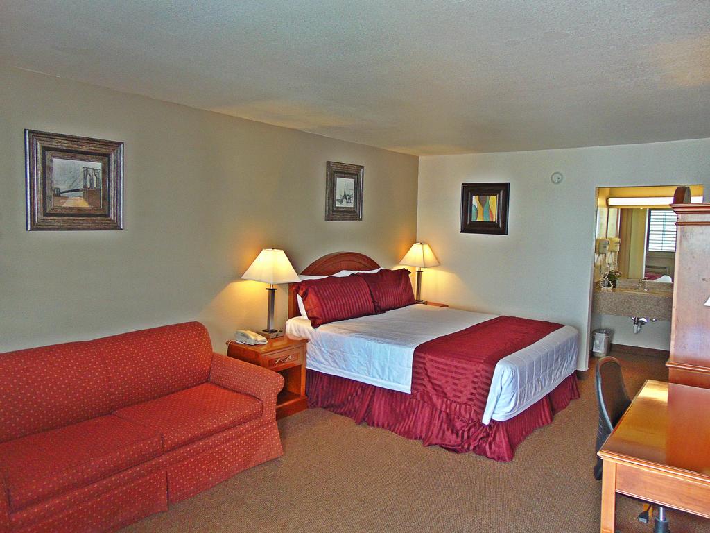 Ramada by Wyndham Kingman