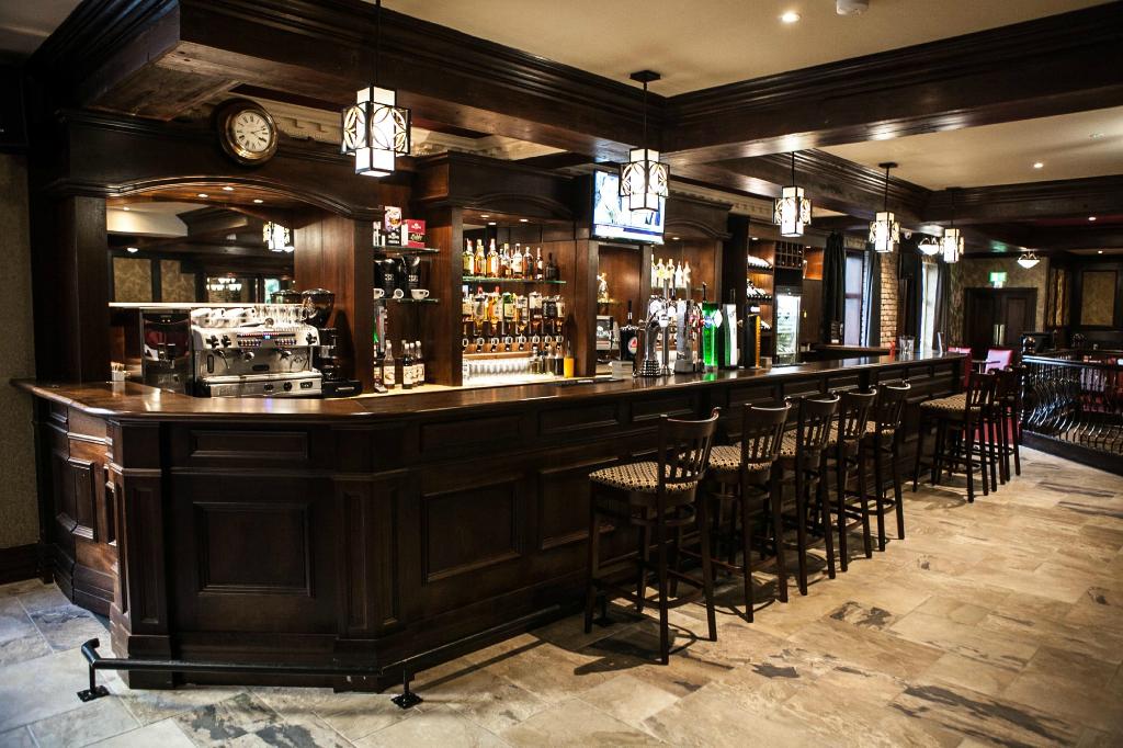 Dillon's Hotel