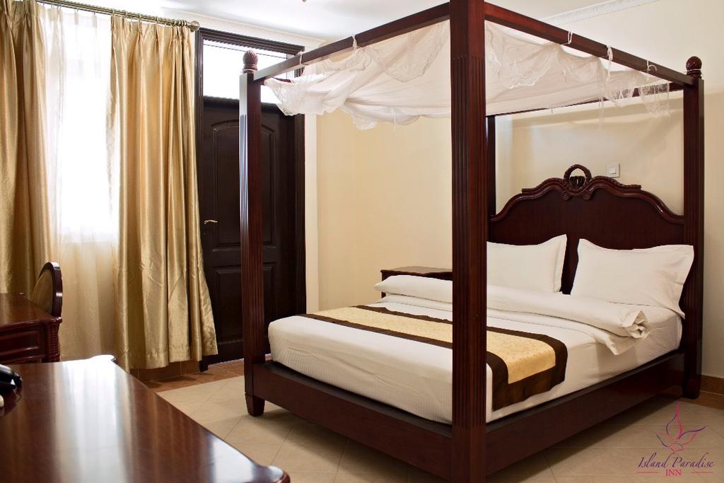 Island Paradise Inn