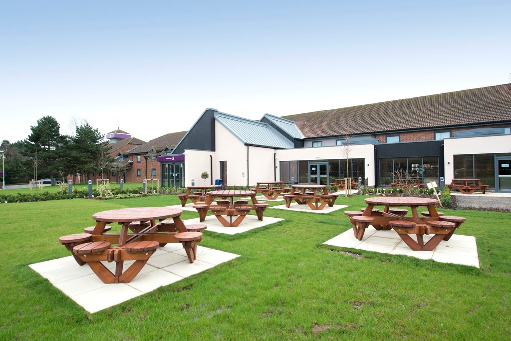 Premier Inn Newbury Town Centre South A339