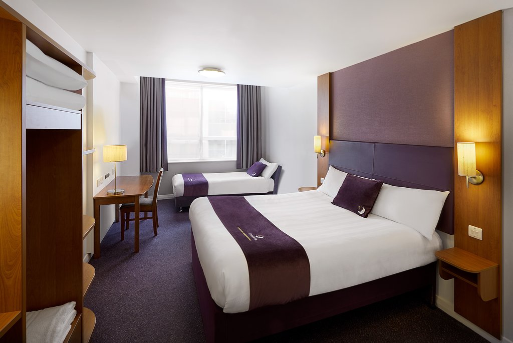 Premier Inn Edinburgh (Princes Street)