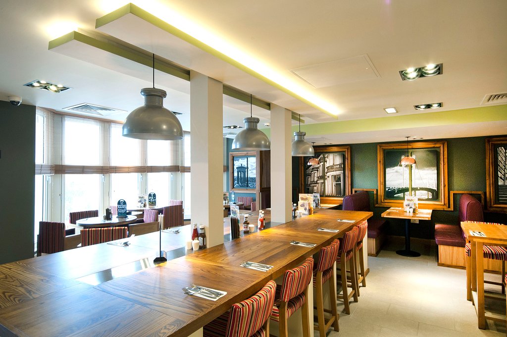 Premier Inn Edinburgh (Princes Street)