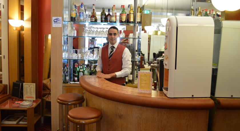 Hotel Royal Elysees