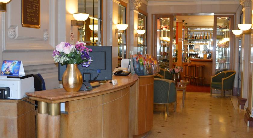 Hotel Royal Elysees
