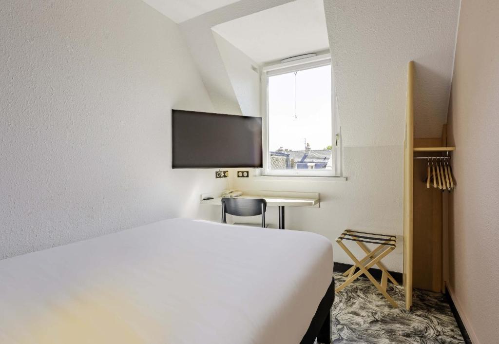 B&B HOTEL Arras Centre Les Places (Formerly Ibis)