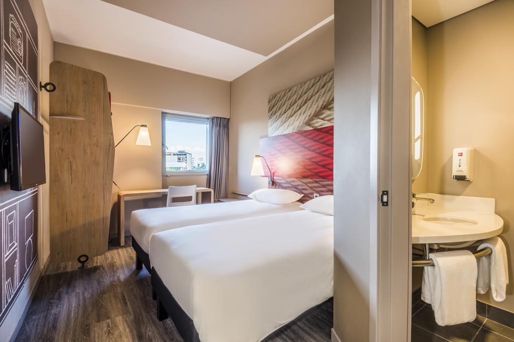 Hotel ibis Cali Granada