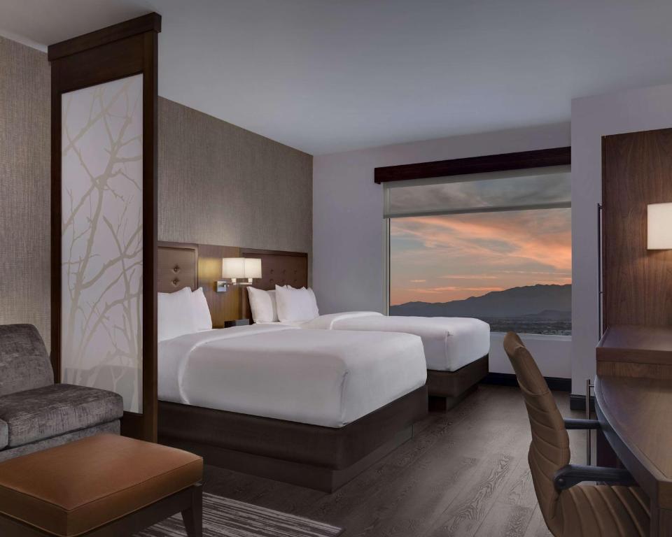 Hyatt Place Las Vegas at Silverton Village