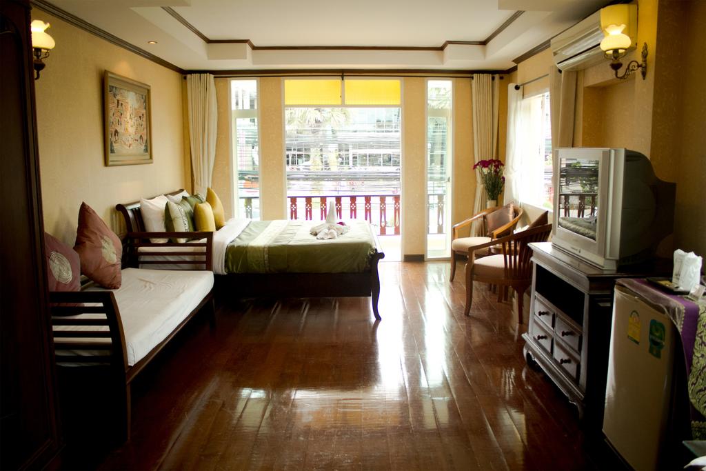 Hua Hin White Villa
