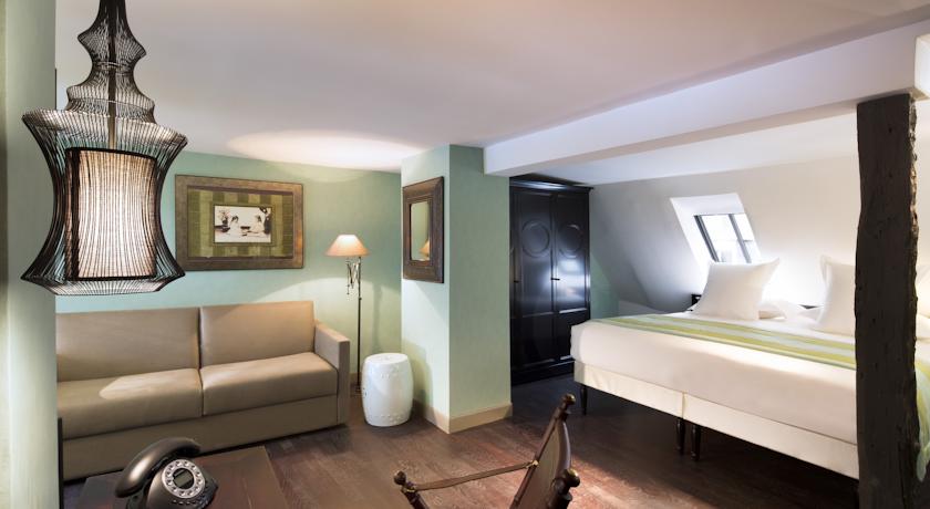 Hotel R. Kipling by Happyculture