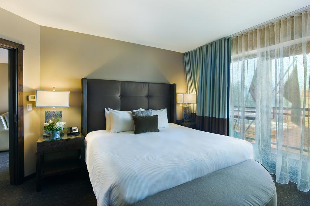 The Oxford Hotel Bend
