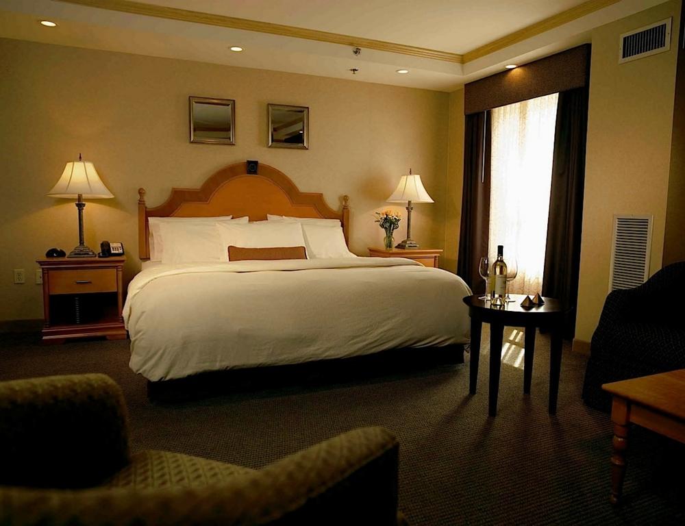Ambassador Hotel - Milwaukee