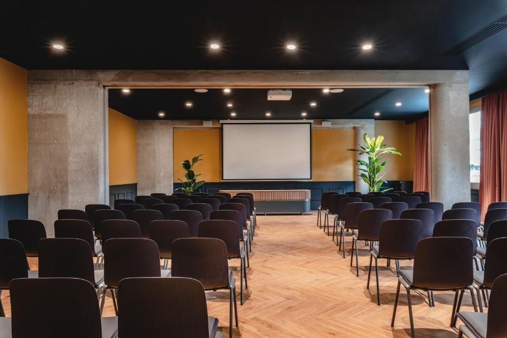 The ReMIX Hotel (Formerly Forest Hill Paris-La Villette)