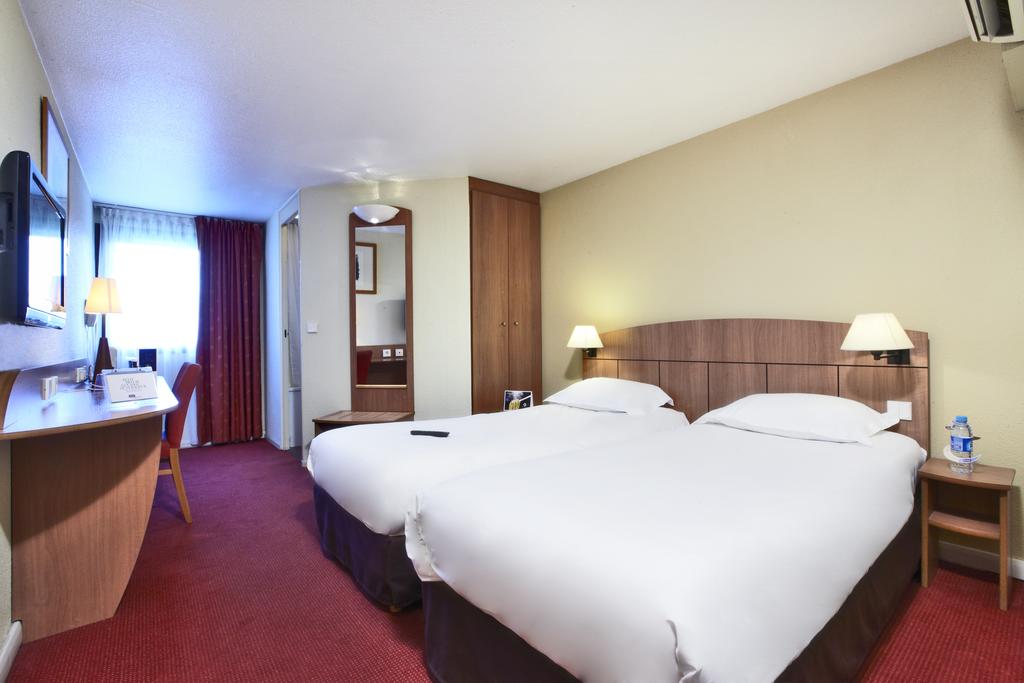 Hotel Kyriad Geneve Saint Genis Pouilly