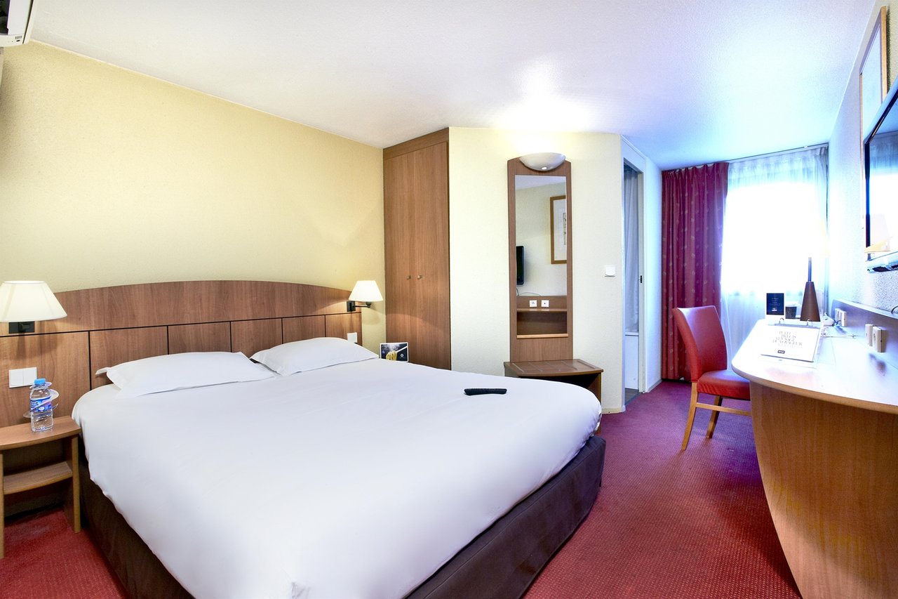 Hotel Kyriad Geneve Saint Genis Pouilly