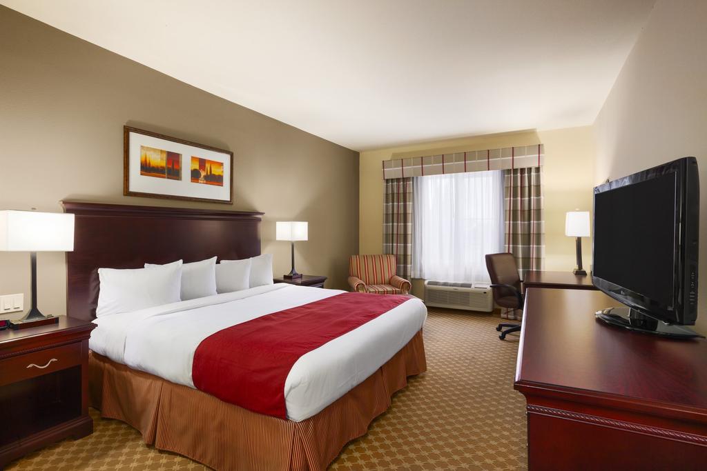 Country Inn & Suites by Radisson, College Station, TX