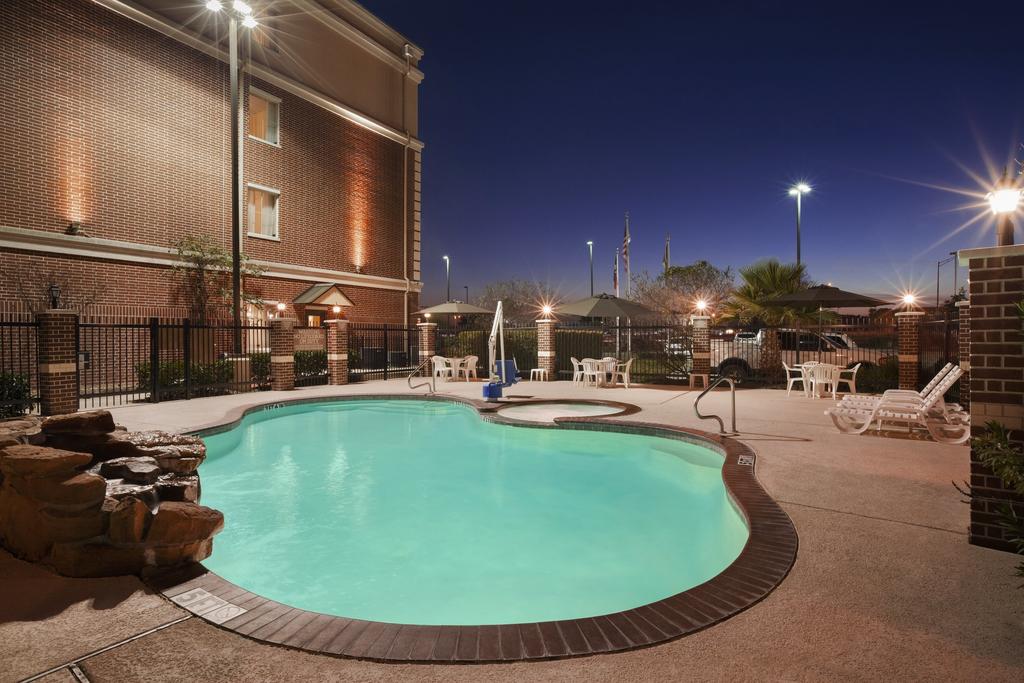 Country Inn & Suites by Radisson, College Station, TX