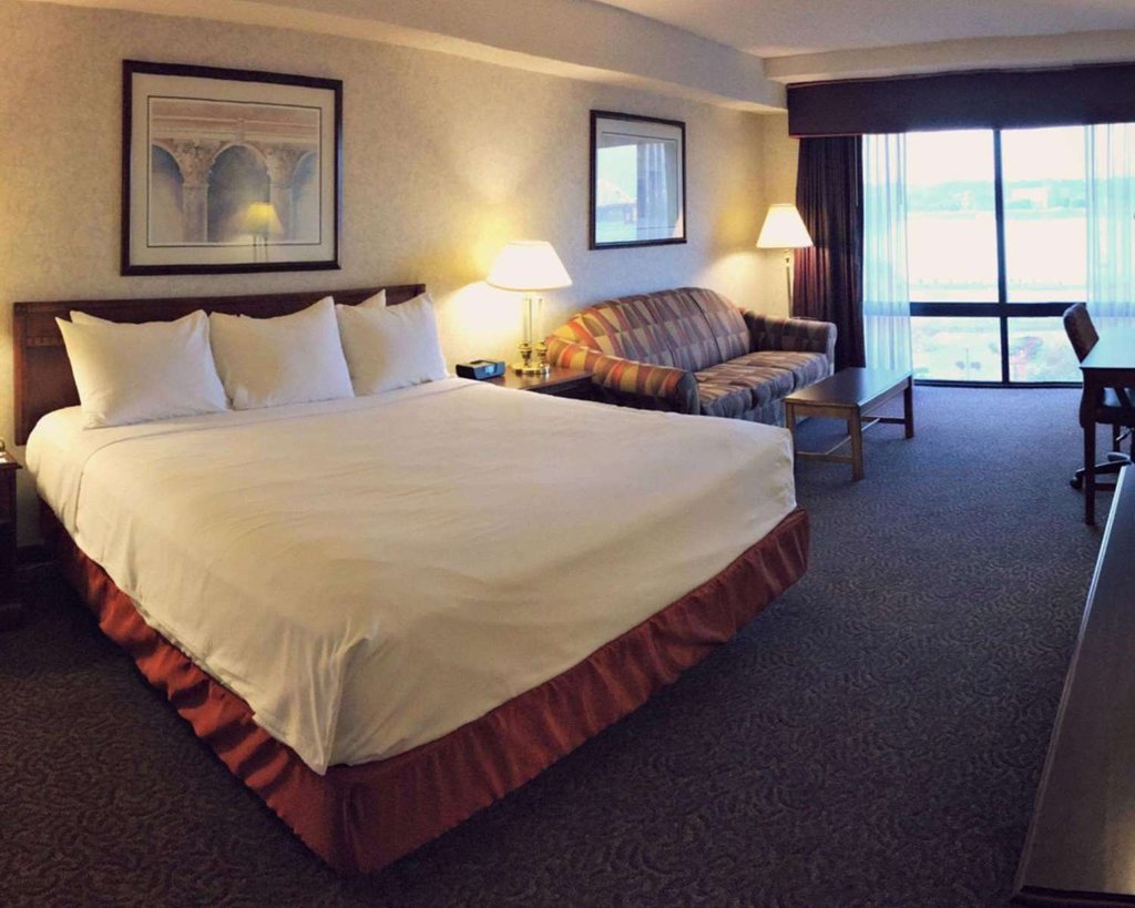 Radisson Quad City Plaza