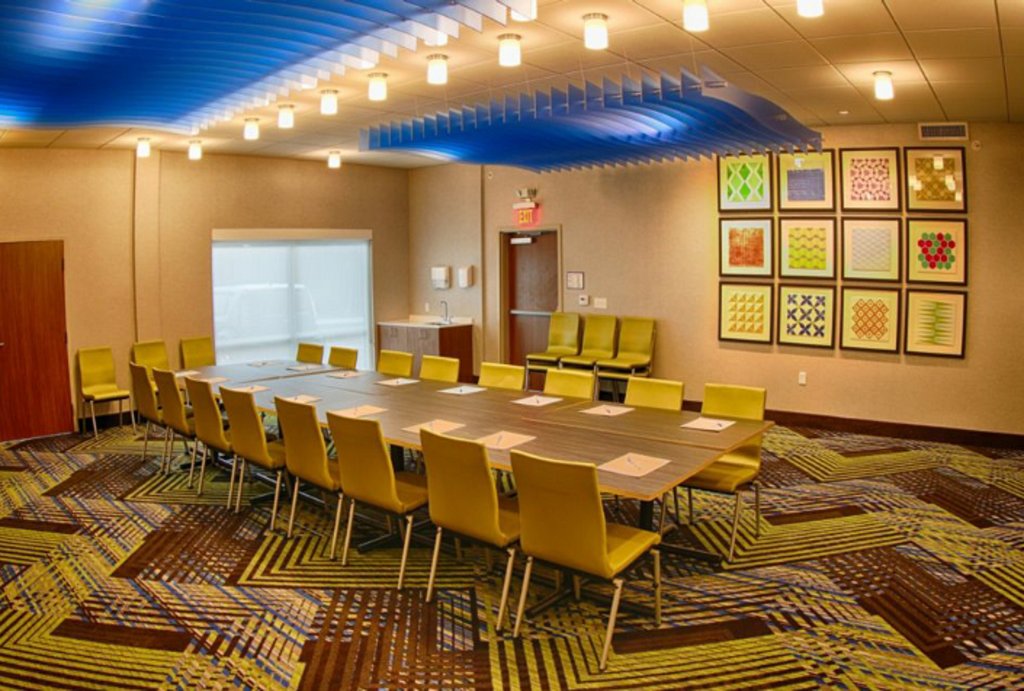 Holiday Inn Express And Suites Detroit North - Roseville