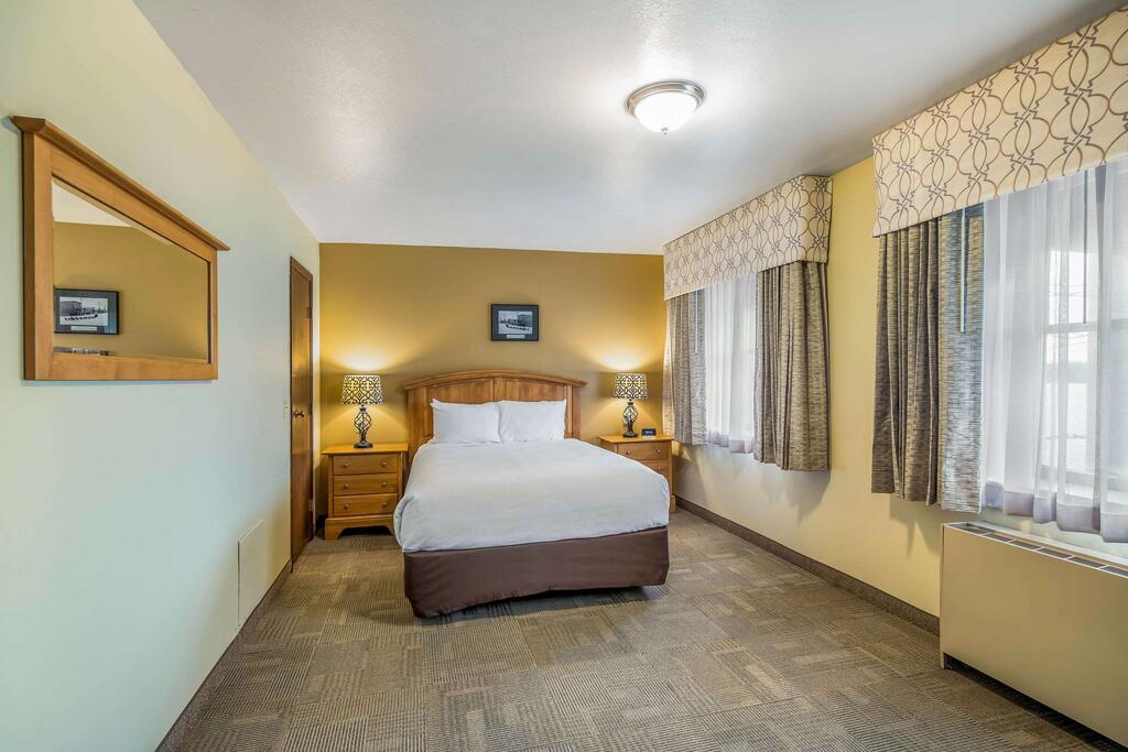 Clarion Hotel & Suites Fairbanks near Ft. Wainwright