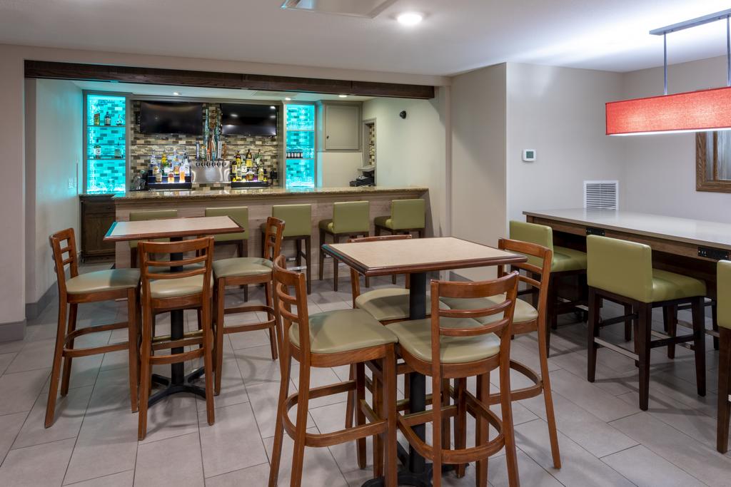 Country Inn & Suites by Radisson, Fargo, ND
