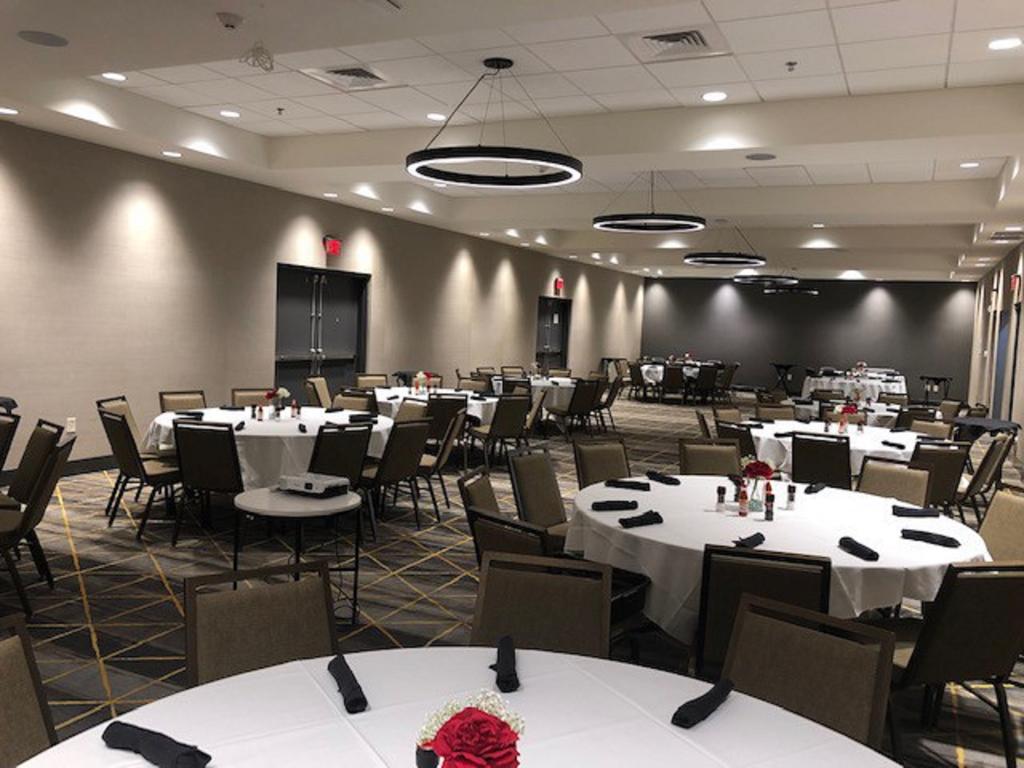 Holiday Inn Hotel And Suites Fayetteville W-Fort Bragg Area