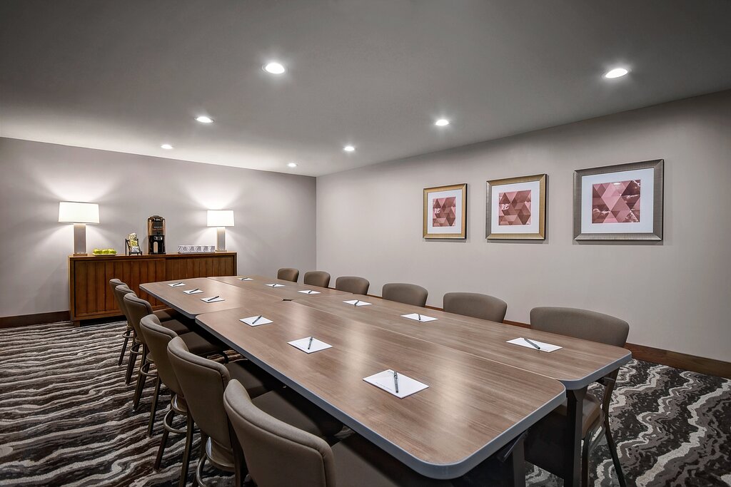 Staybridge Suites Holland