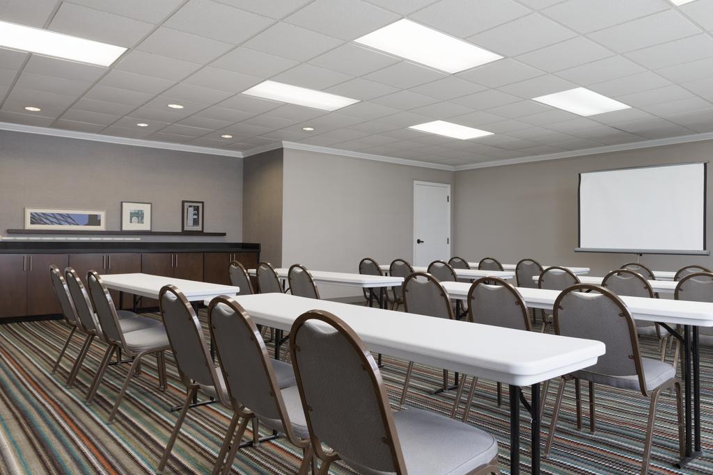 Country Inn & Suites by Radisson, Jackson, TN