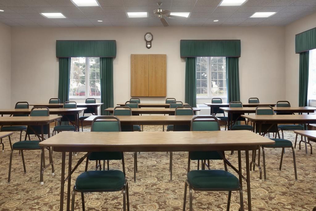 Country Inn & Suites by Radisson Kalamazoo MI