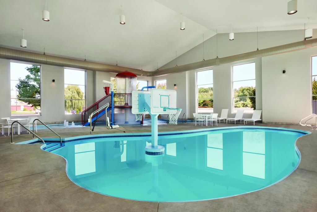 Country Inn & Suites by Radisson, Madison Southwest, WI