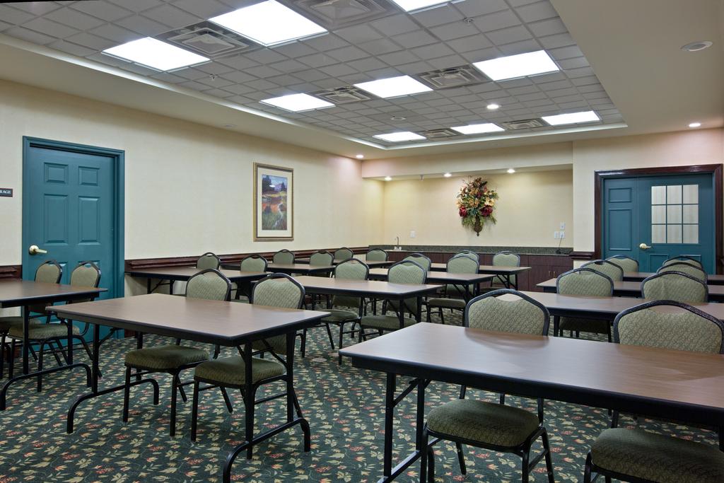 Country Inn & Suites by Radisson, Newport News South, VA
