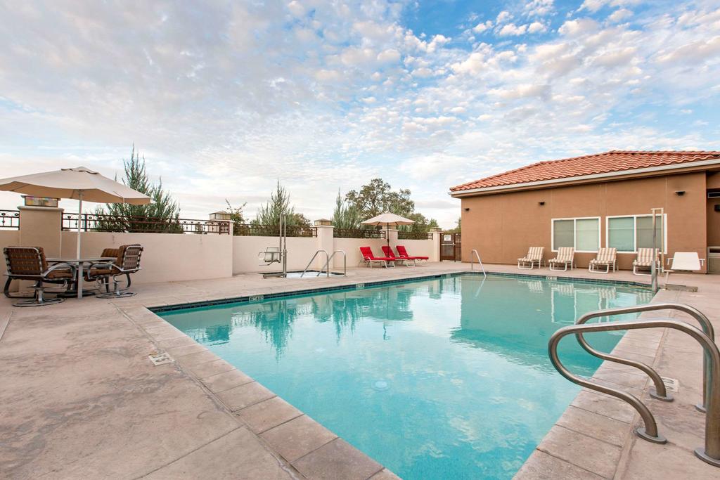 The Oaks Hotel & Suites, an Ascend Hotel Collection Member