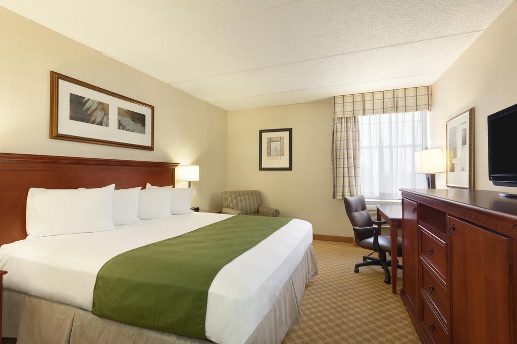 Country Inn & Suites by Radisson, Rochester-University Area, NY