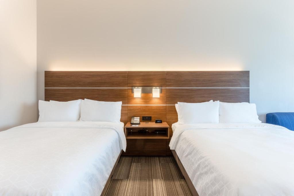 Holiday Inn Express And Suites Springfield North