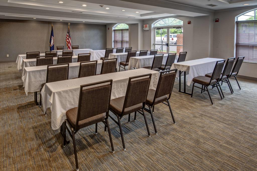 Country Inn & Suites by Radisson, Potomac Mills Woodbridge, VA