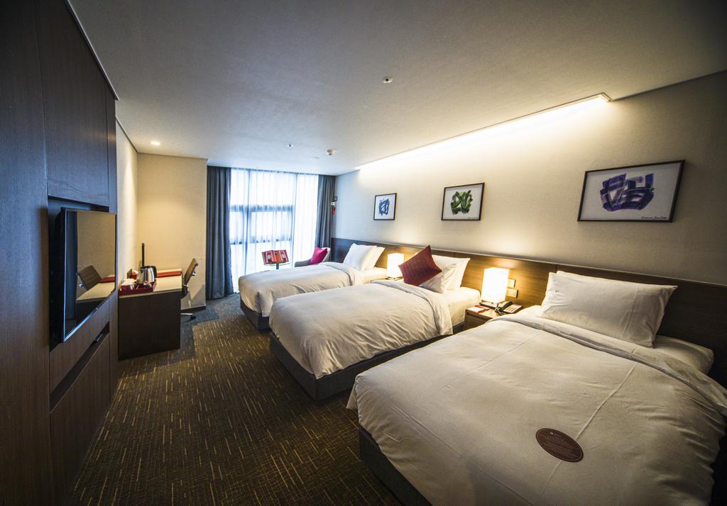 Ramada Encore by Wyndham Busan Station