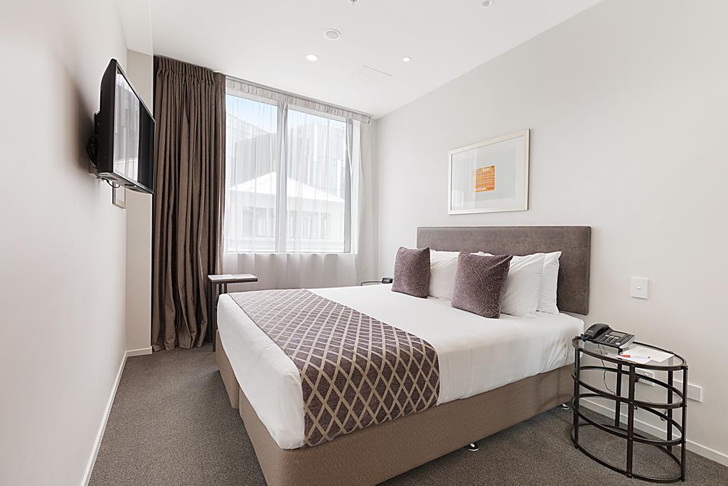 Ramada Suites By Wyndham Victoria Street West
