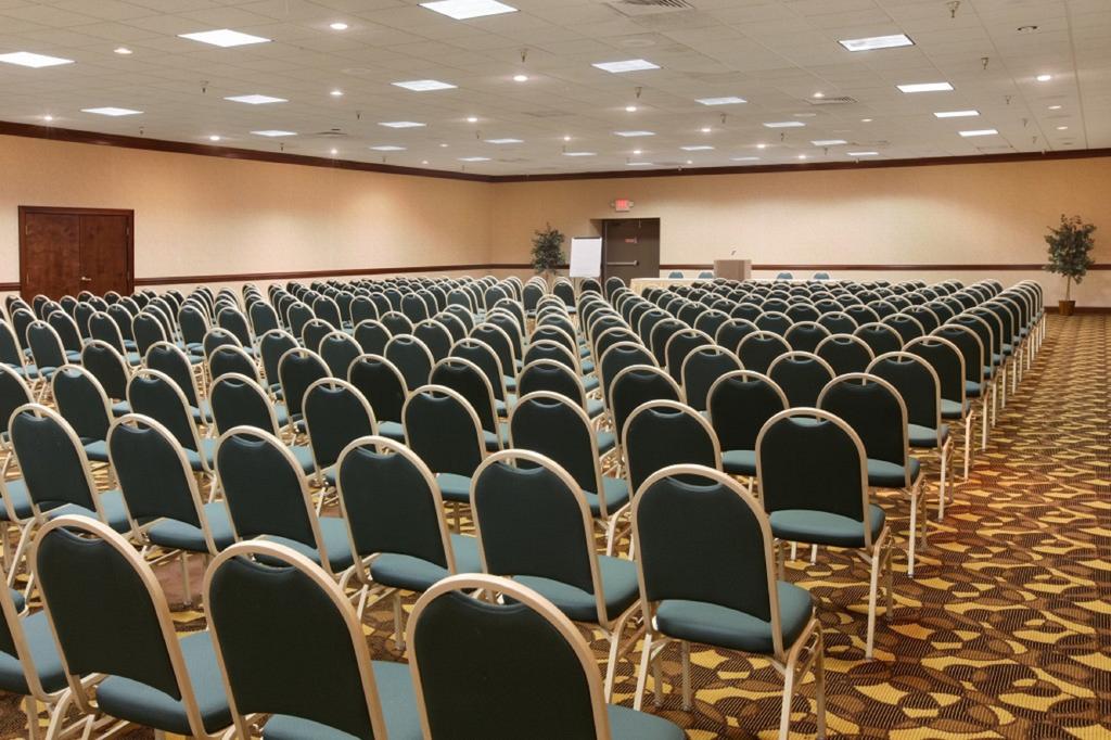 Ramada Plaza & Conf Center by Wyndham Louisville