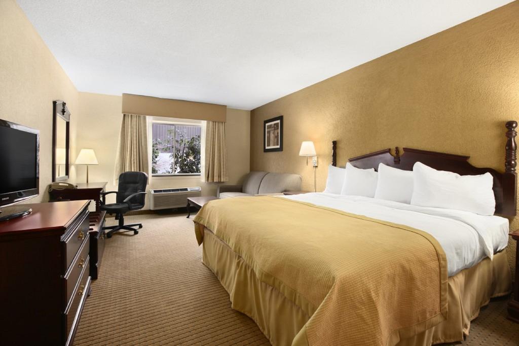Ramada Plaza & Conf Center by Wyndham Louisville