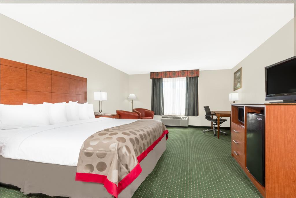 Ramada Hotel & Conference Center by Wyndham Lexington North