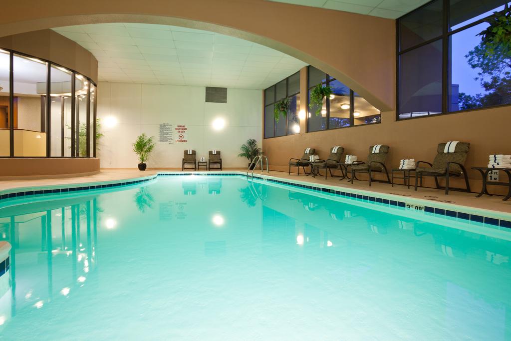 Radisson Hotel Milwaukee West