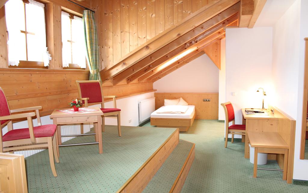 AKZENT Hotel Schatten