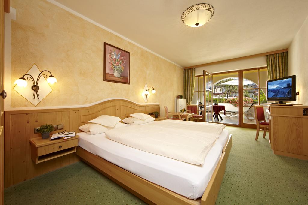 AKZENT Hotel Schatten