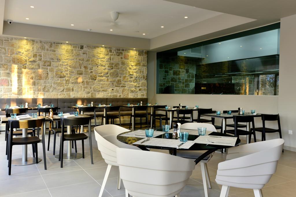 Hotel Osam