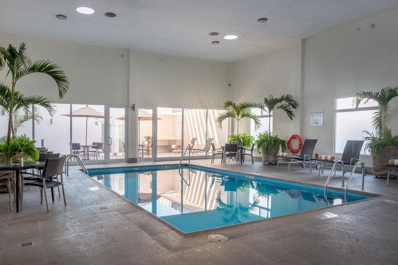 Holiday Inn Express & Suites Silao Aeropuerto - Terminal